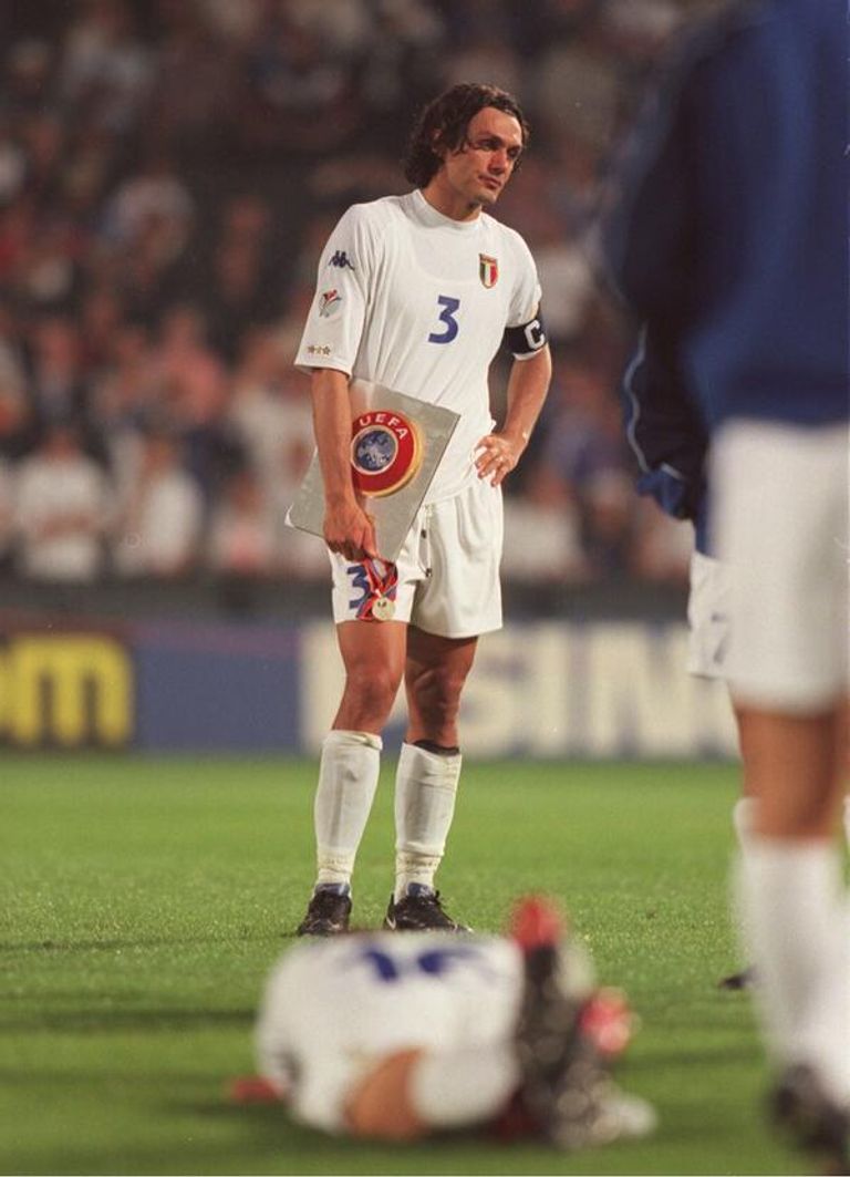 باولو مالديني عقب خسارة نهائي يورو 2000