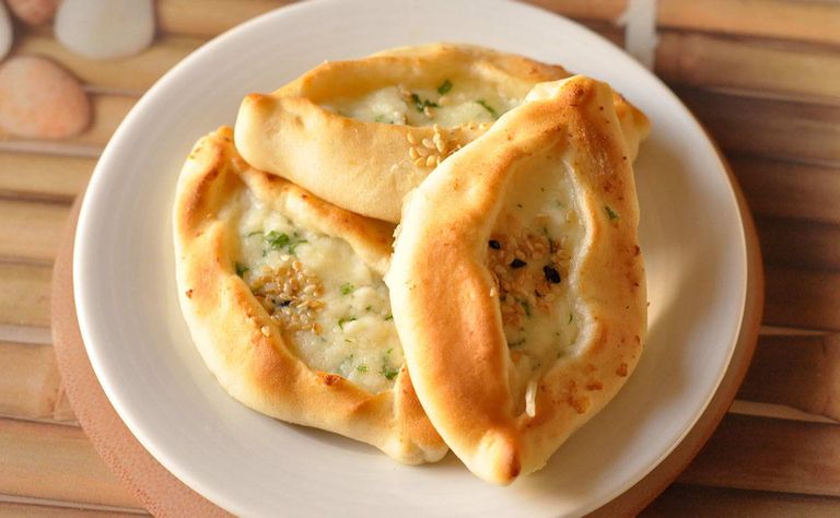 طبق من فطائر الجبن