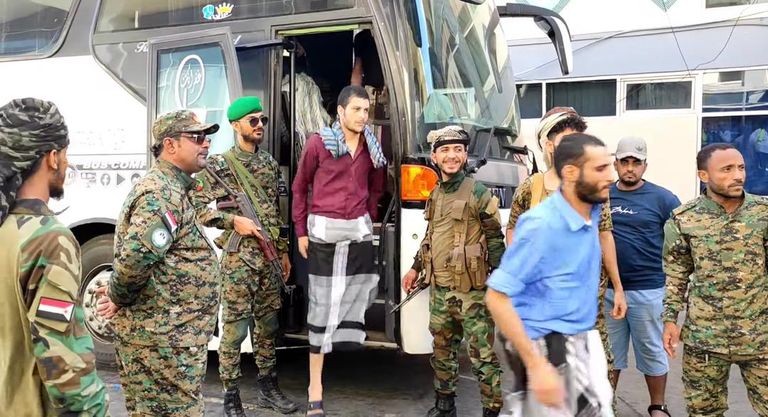 انطلاق صفقة تبادل الأسرى في اليمن