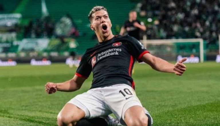 إمام عاشور لاعب وسط ميتييلاند الدنماركي