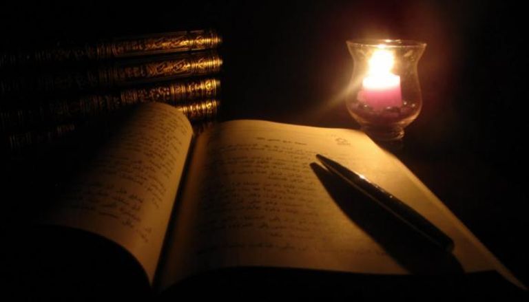 أئمة يجتمعون داخل مسجد - أرشيفية