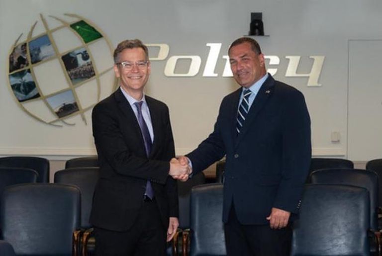 ايال زامير خلال مباحثاته في واشنطن القبة الحديدية - أرشيفية