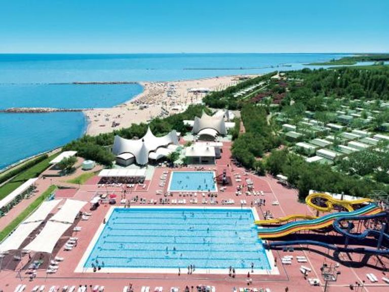 فندق "Isamar" أحد أفضل الفنادق في جزر غالاباغوس السياحة في جزر غالاباغوس.. أماكن جذابة والوقت المناسب للزيارة