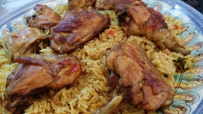 مجبوس الدجاج على الطريقة الإماراتية