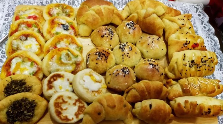 أصناف مختلفة من المعجنات