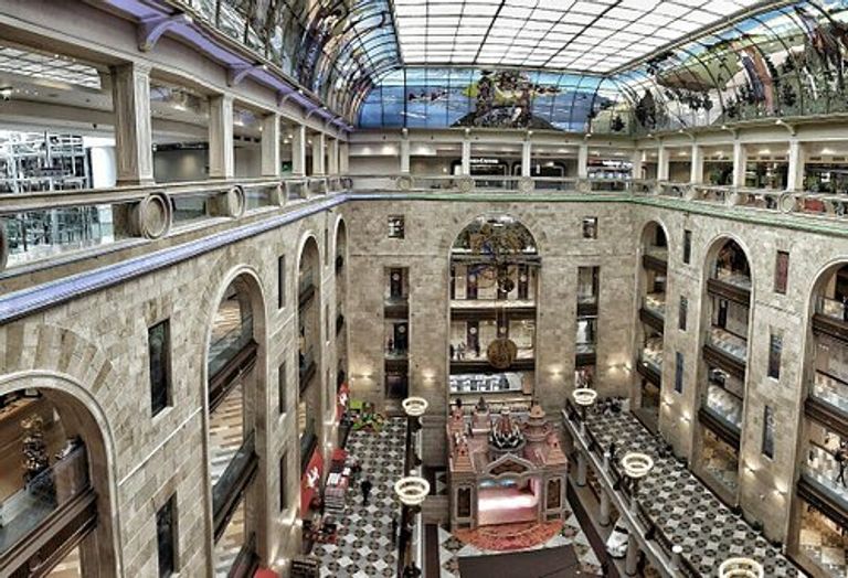 مول "Okhotny Ryad" أحد أفضل مراكز التسوق في موسكو أفضل مراكز التسوق في موسكو