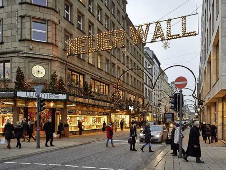 شارع "Neuer Wall" أحد أماكن التسوق في هامبورغ أفضل مراكز التسوق في هامبورغ