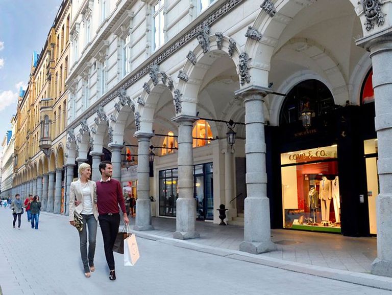 شارع "Jungfernstieg" أحد أفضل أماكن التسوق في هامبورغ أفضل مراكز التسوق في هامبورغ