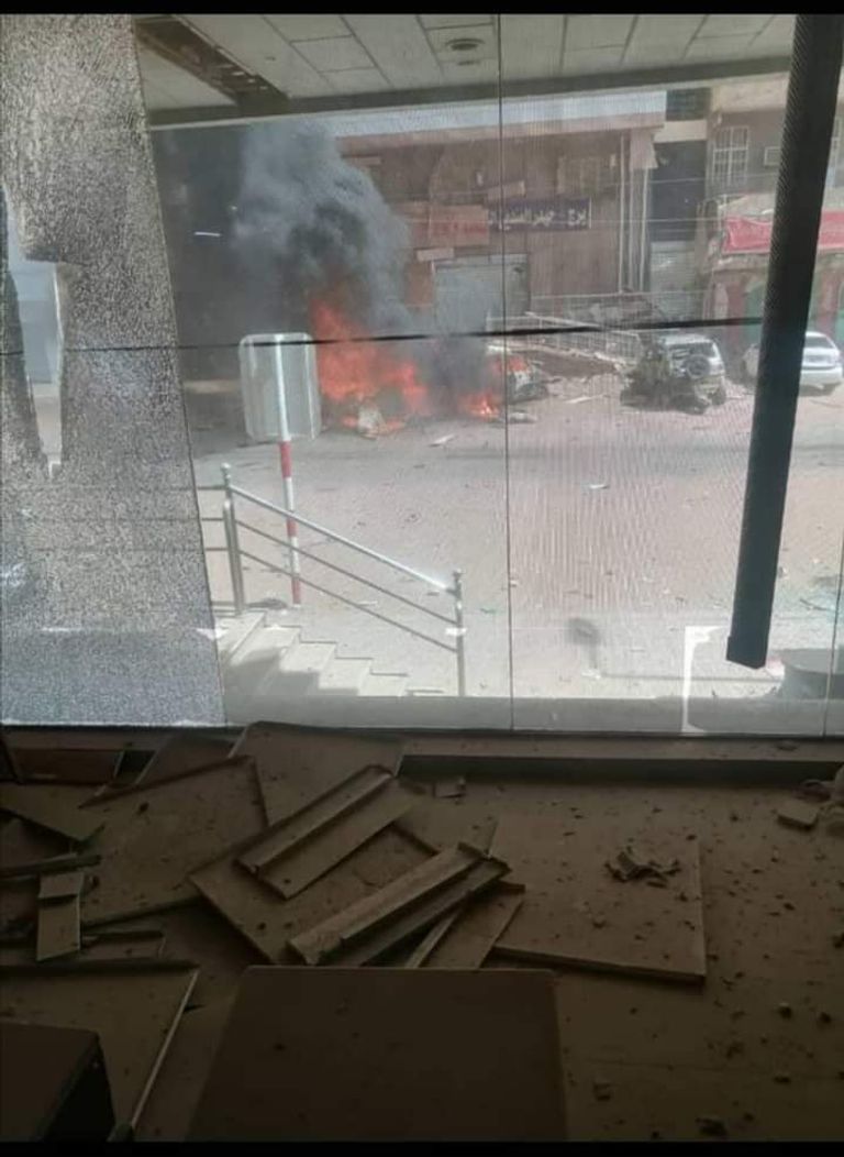 جانب من آثار الدمار جراء الاشتباكات بالسودان