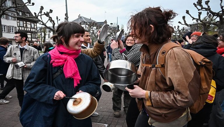 جانب من احتجاجات قرع القدور في فرنسا - فرانس برس