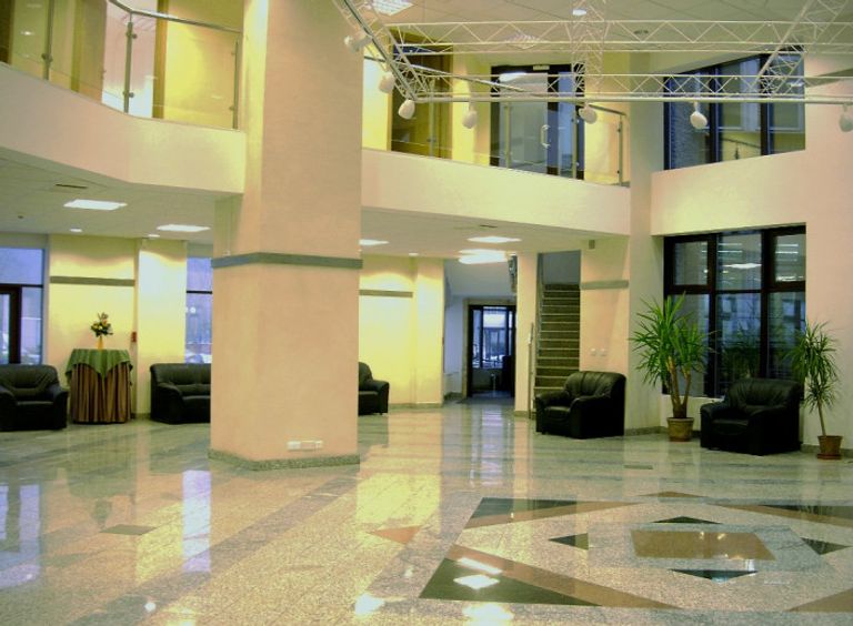 منتجع "Centrum Konferencyjne IBIB PAN" أحد أفضل المنتجعات في وارسو أفضل المنتجعات في وارسو.. إقامة شاملة وخدمات ترفيهية مذهلة