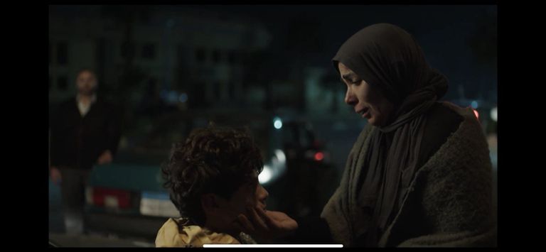 مشهد من مسلسل تحت الوصاية