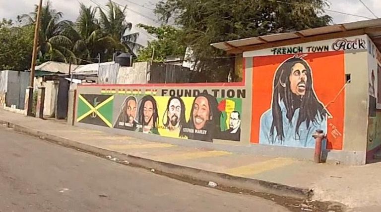بلدة ترينش أحد أماكن السياحة في كينغستون السياحة في كينغستون… 5 روائع جامايكية بمنطقة البحر الكاريبي