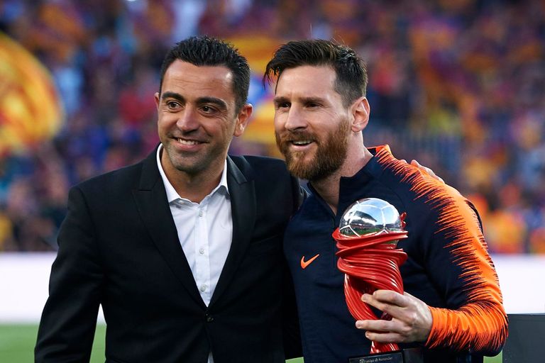 تشافي مع ميسي تشافي مدرب برشلونة وأنشيلوتي مدرب ريال مدريد