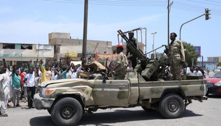 قوات تنتشر في شوارع السودان - أرشيفية