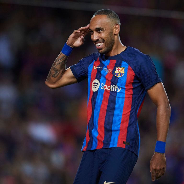 بيير إيميريك أوباميانغ مهاجم برشلونة السابق بيير إيميريك أوباميانغ مهاجم برشلونة السابق