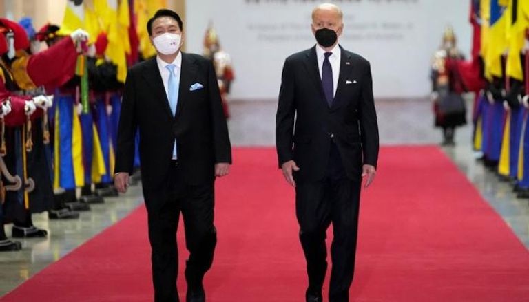 الرئيسان الأمريكي والكوري الجنوبي