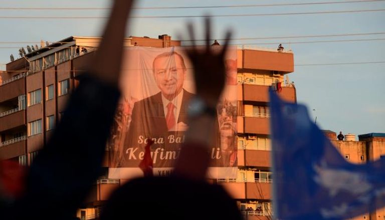 لافتة إعلانية للرئيس التركي رجب طيب أردوغان