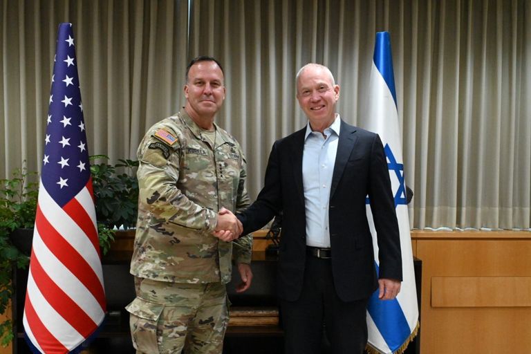 هرتسي هاليفي ومايكل كوريلا