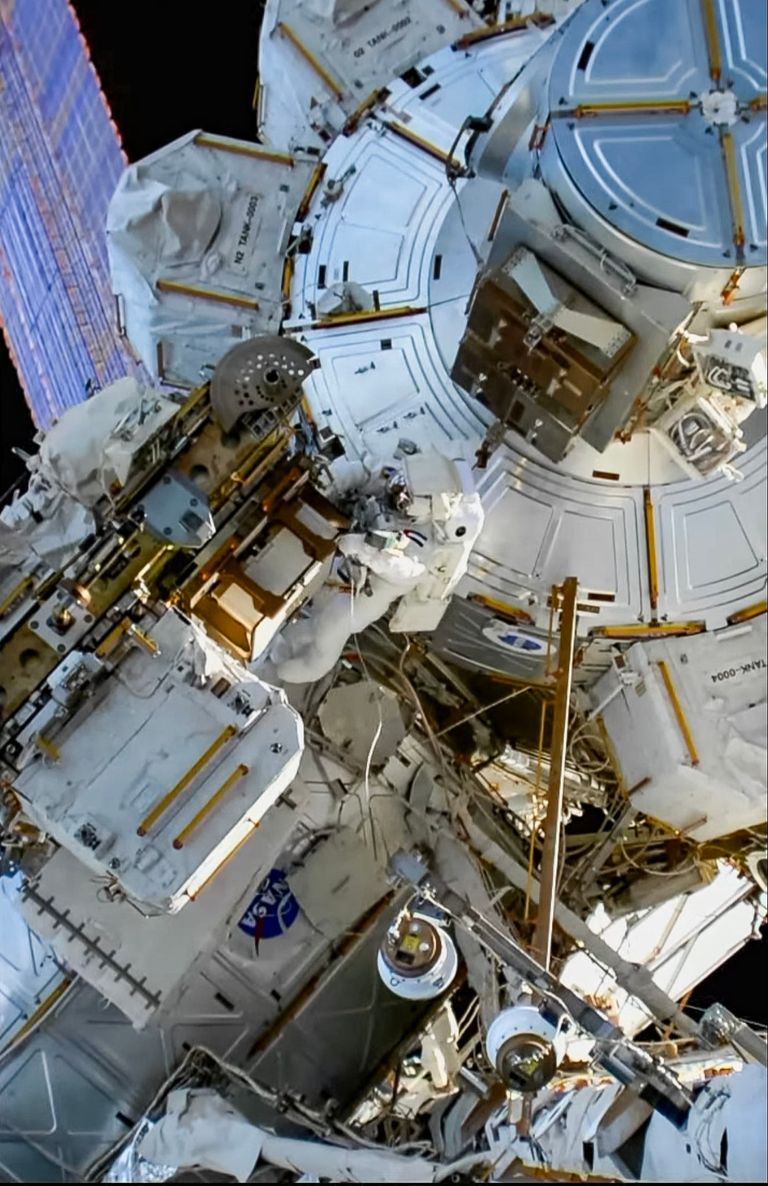 رائد الفضاء سلطان النيادي