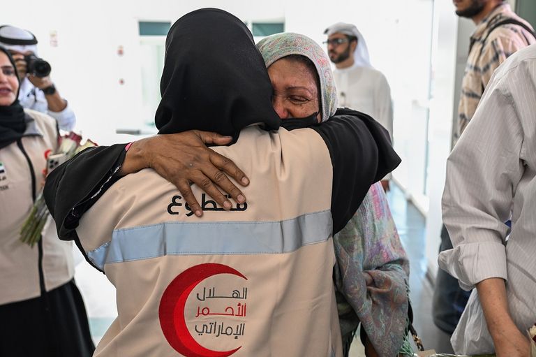 الإمارات تواصل جهود الإجلاء من السودان