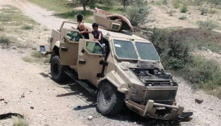 آلية تابعة للقوات الجنوبية في اليمن تعرضت لهجوم إرهابي 