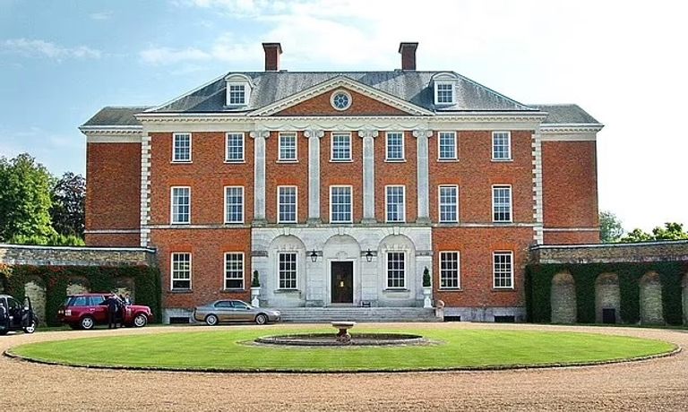 ليز تراس رئيسة الوزراء البريطانية السابقة