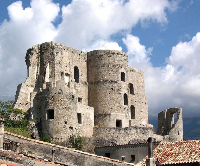 قلعة نورمان سوابيان أحد أماكن السياحة في باري السياحة في باري.. 5 روائع بقلب بوابة الشرق لإيطاليا