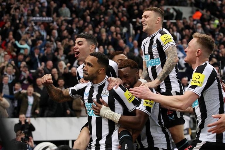 فريق نيوكاسل يونايتد ليفربول يحلم بدوري أبطال أوروبا