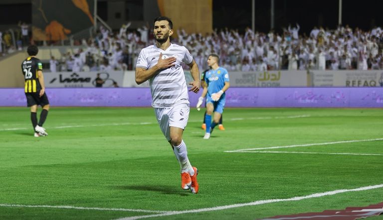من مباراة الاتحاد والطائي في الدوري السعودي الموسم الماضي كريستيانو رونالدو نجم النصر ضد الاتحاد