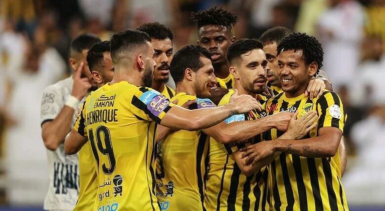 الاتحاد يقترب من استعادة لقب الدوري السعودي كريستيانو رونالدو نجم النصر ضد الاتحاد