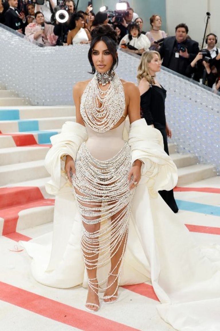 كيم كارداشيان في ميت غاغا 2023 إطلالات نجمات من حفل ميت غالا 2023