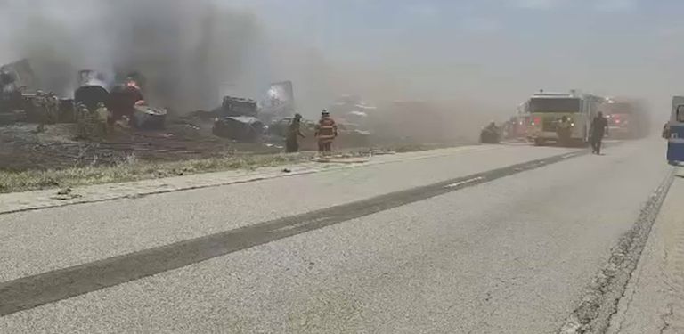 جانب من الحادث جراء الرياح الشديدة