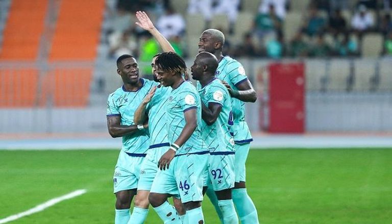 فريق الأهلي السعودي لوكا مودريتش لاعب وسط ريال مدريد