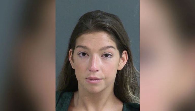 سامانثا ميلر خلال حفل زفافها