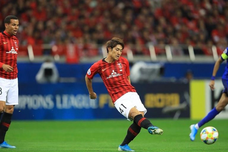 تاكاهيرو سيكيني الهلال وأوراوا ريد دايموندز