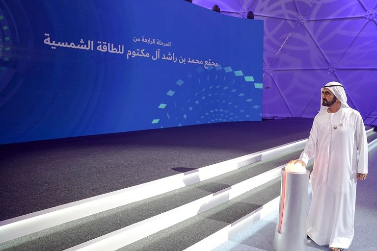 جانب من زيارة الشيخ محمد بن راشد آل مكتوم لأحد المشروعات - أرشيفية