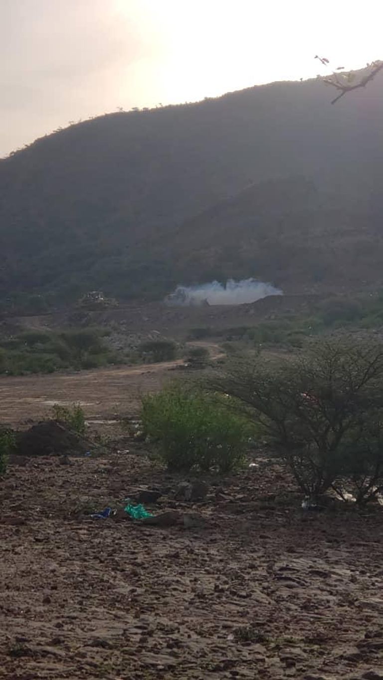 جانب من استهداف مليشيات الحوثي لطريق تعز