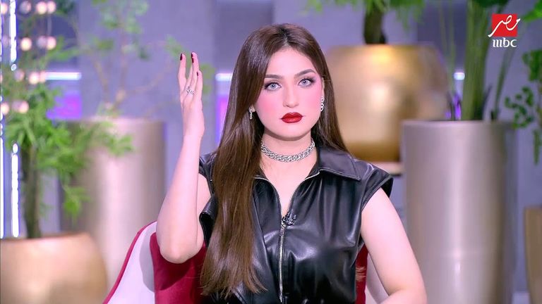 رضوى الشربيني وياسمين عز