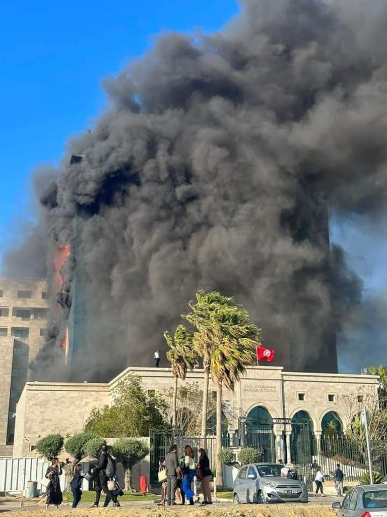 صورة من حريق بنك الزيتونة