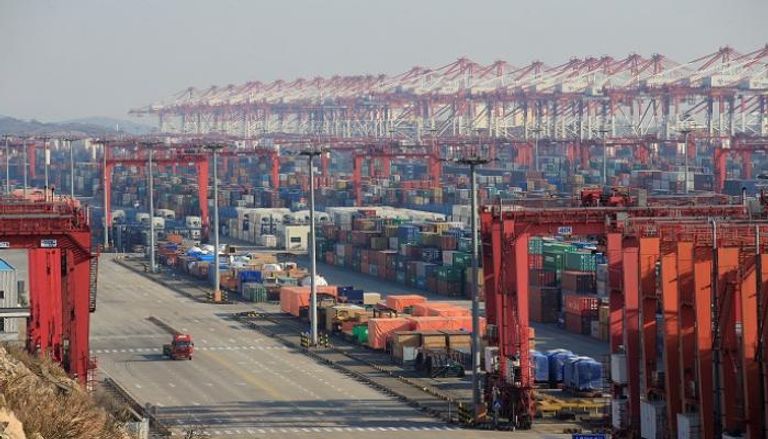 حاويات في ميناء Yangshan Deep Water  الصيني - رويترز