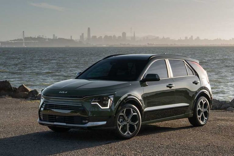 كيا نيرو 2023 السيارات العائلية 2023 في السعودية