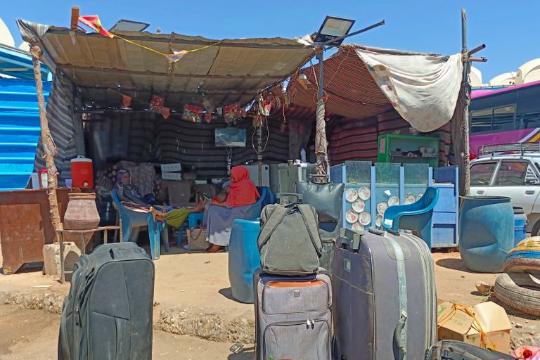 نيجيري ينتظر إجلاءه من السودان