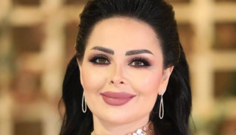 الفنانة ديانا كرزون 