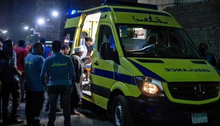 سيارة إسعاف تنقل مريضا في مصر- أرشيفية