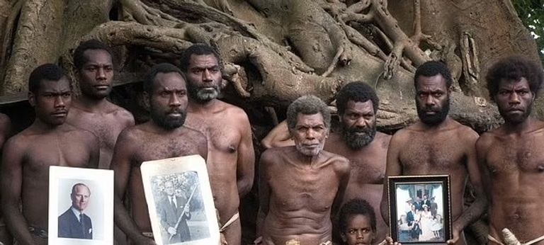 الملك تشارلز الثالث خلال زيارته للجزيرة