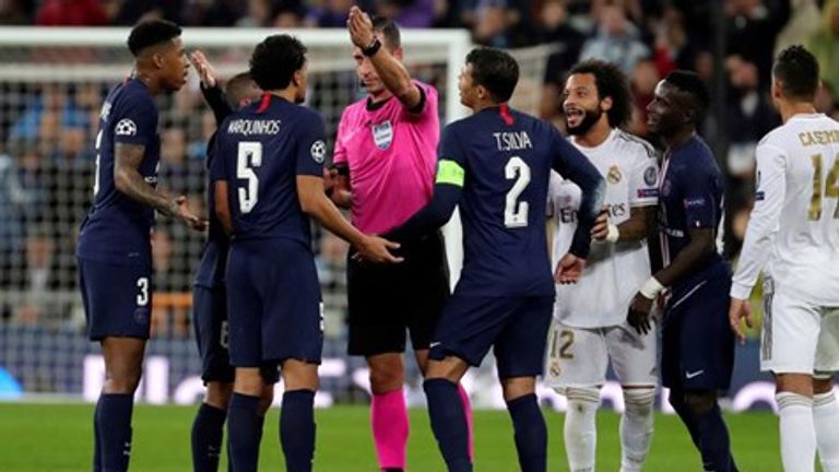 دياز يدير قمة ريال مدريد وباريس سان جيرمان في 2019 أرتور سواريس دياز حكم مباراة ريال مدريد ومانشستر سيتي