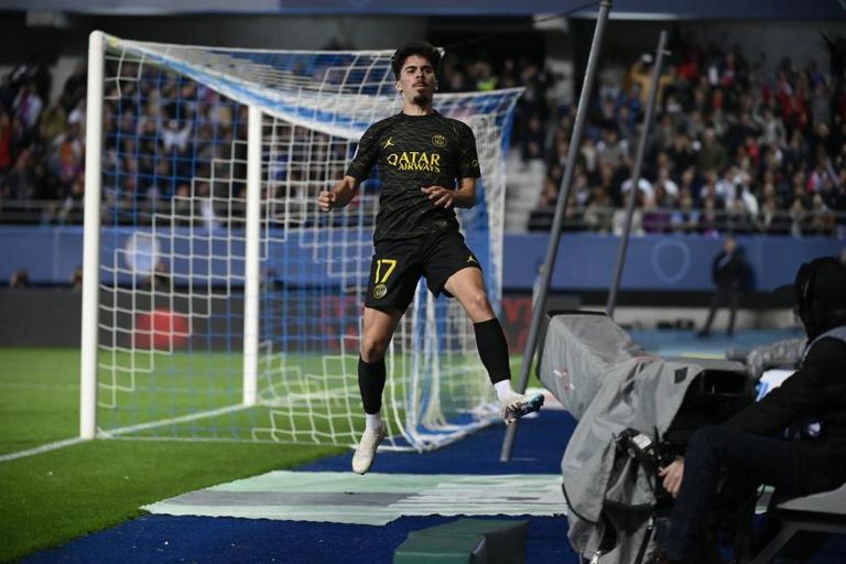 فيتينيا لاعب باريس سان جيرمان باريس سان جيرمان