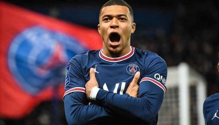 كيليان مبابي لاعب باريس سان جيرمان  البرتغالي جوزيه مورينيو