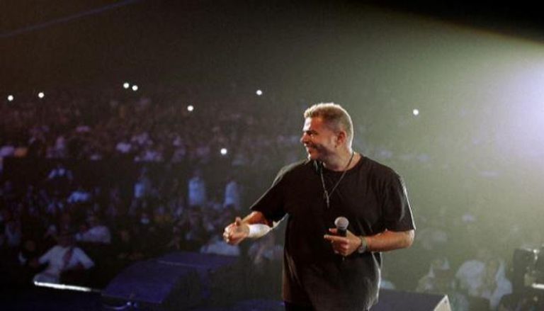 عمرو دياب في حفل جدة بالسعودية